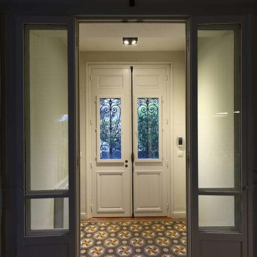 Reproduction isolante porte ancienne