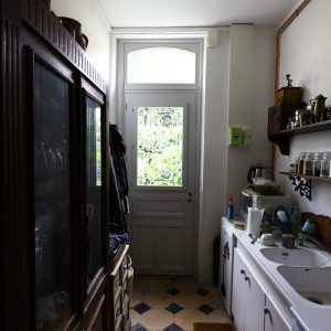 Reproduction isolante de porte avec modification de l'imposte